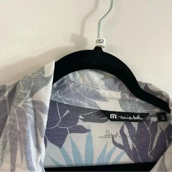Travis Mathew Floral Men’s Polo Size XL - Picture 3 of 5